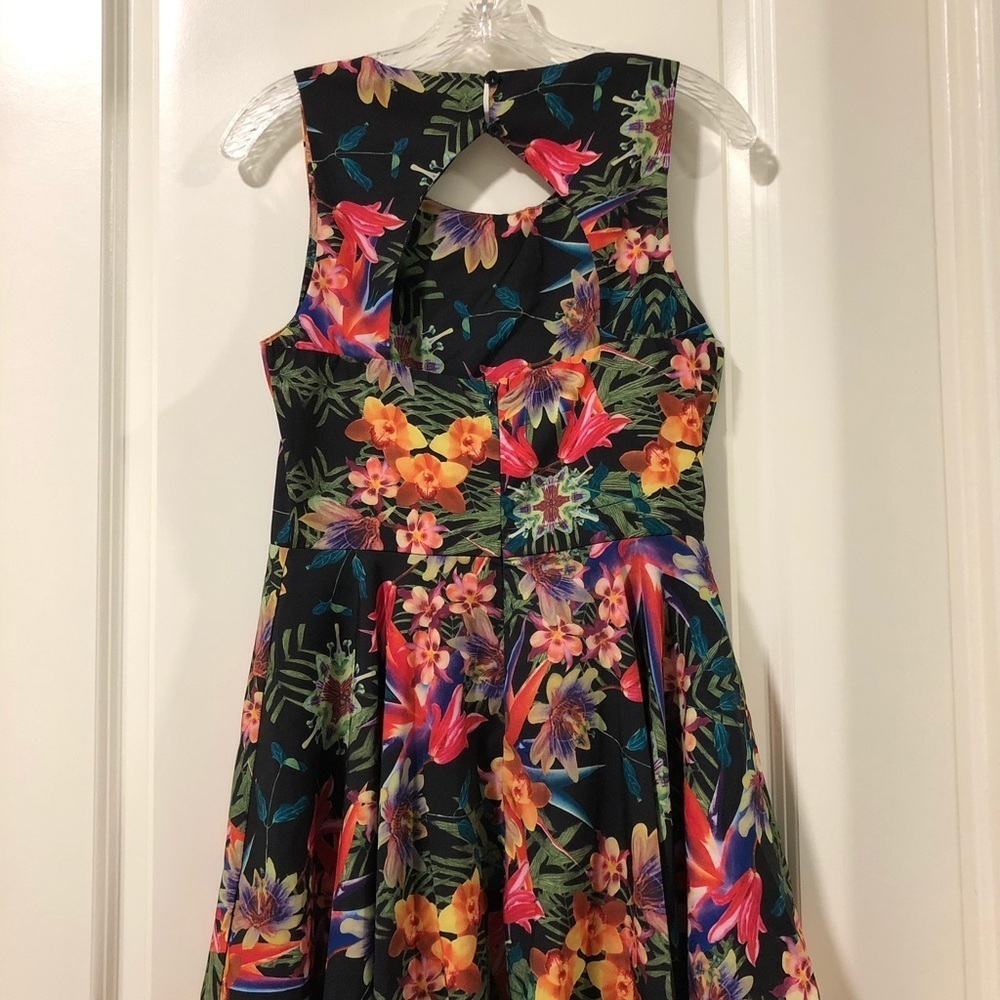 Sans Souci Dress - Picture 7 of 11